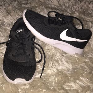 Nike Tanjuns